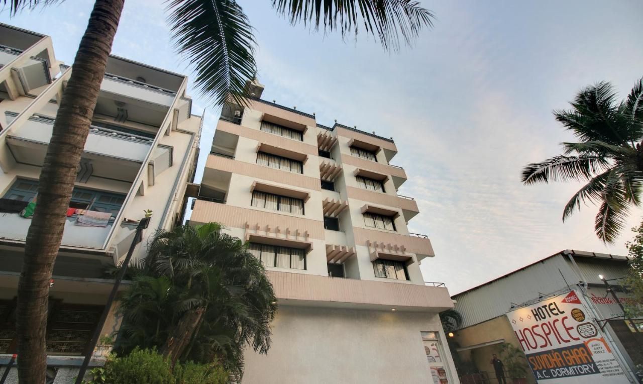 Hotel Hospice Surat Buitenkant foto